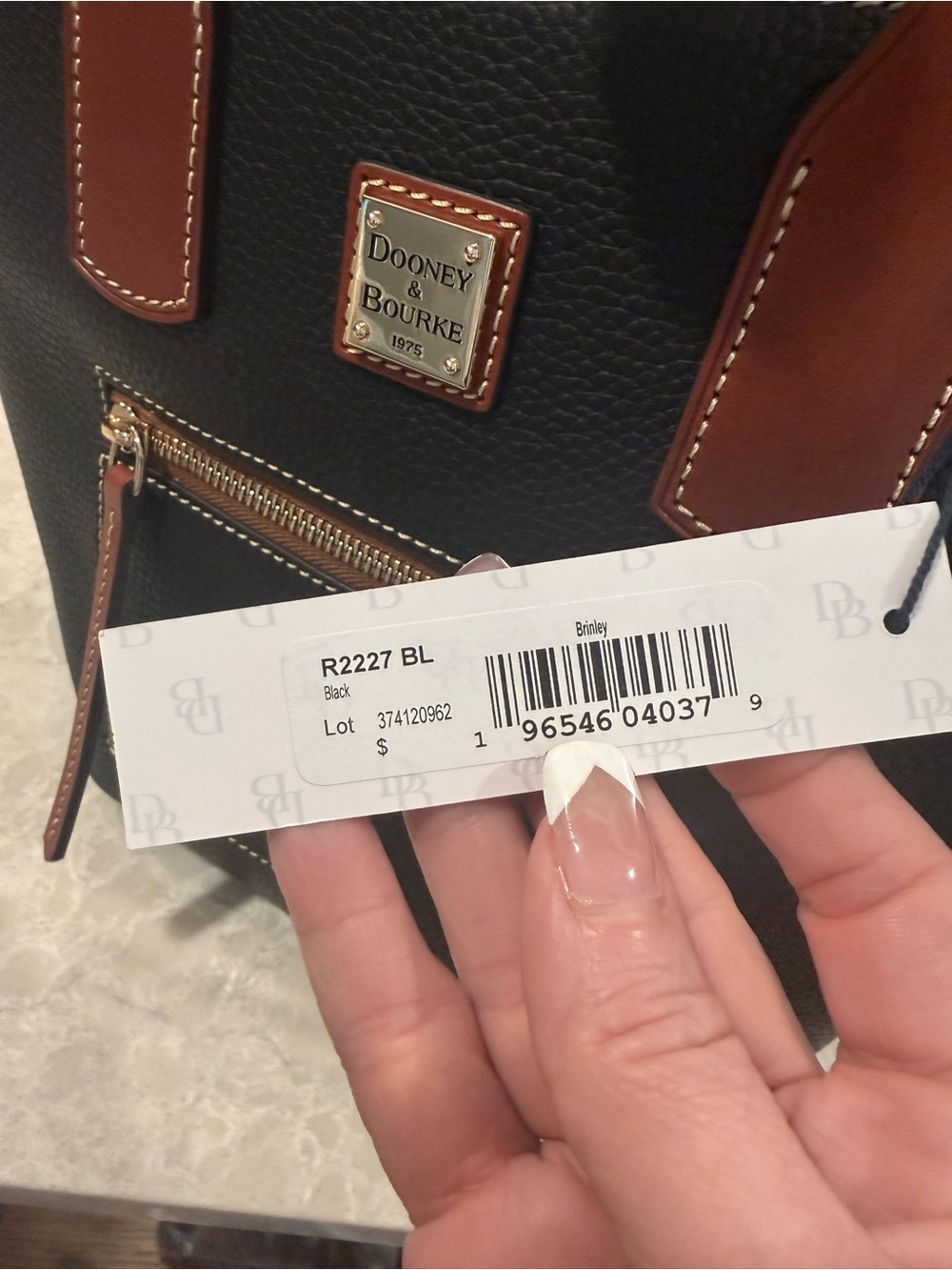 Dooney and BOURKE black pebble grain Brinley - Picture 3 of 8